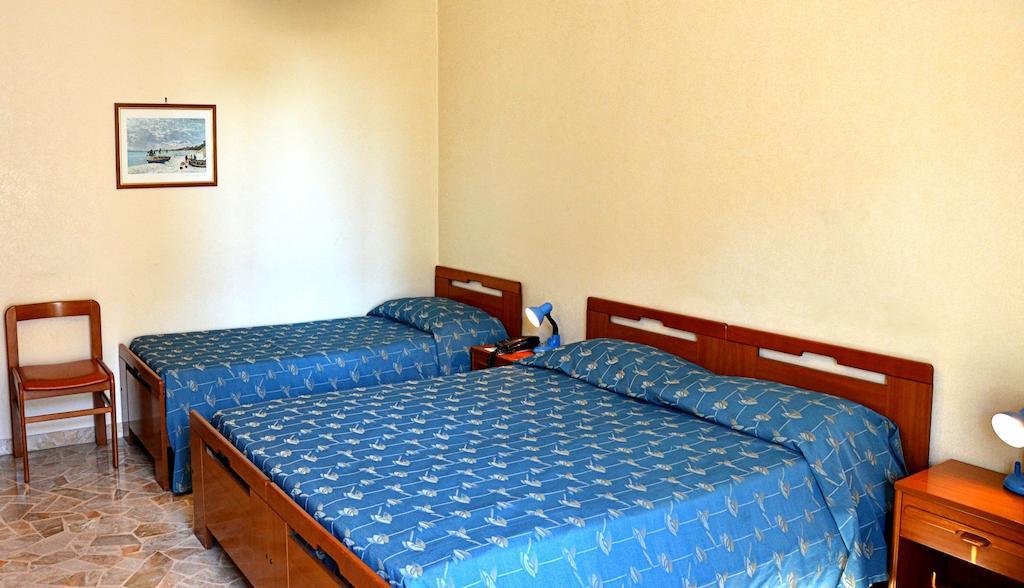 Hotel A-14 Modugno Szoba fotó