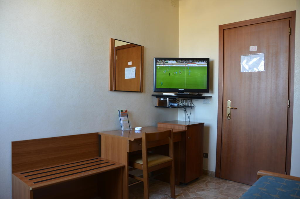 Hotel A-14 Modugno Szoba fotó