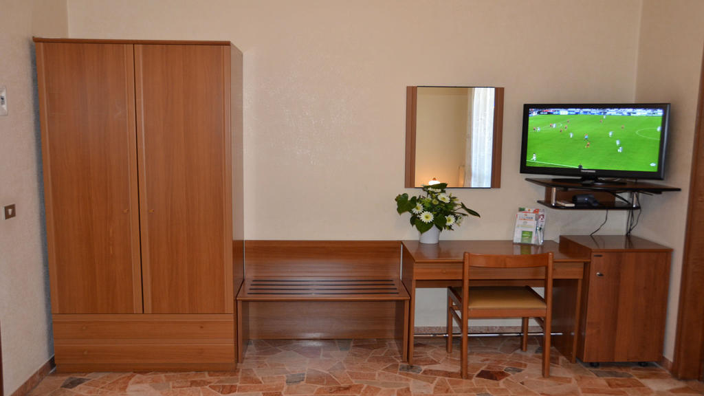 Hotel A-14 Modugno Szoba fotó