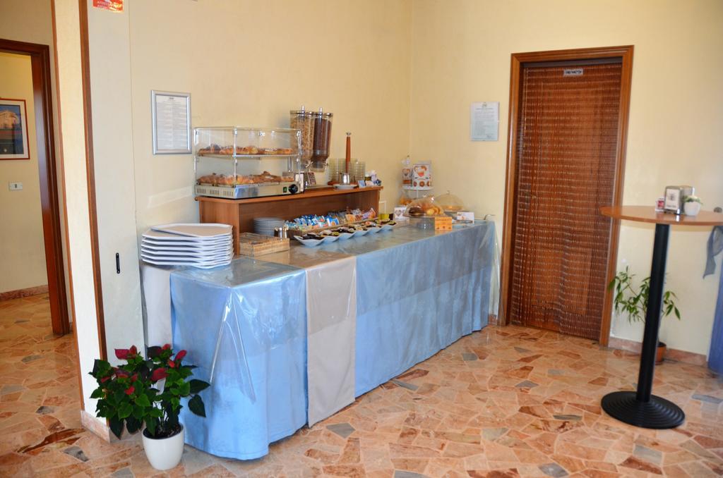 Hotel A-14 Modugno Kültér fotó